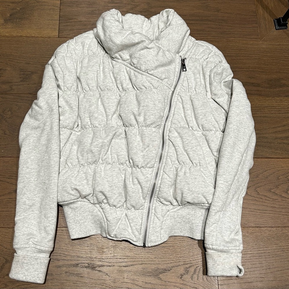 Lululemon
Rejuvenate Asymmetrical Puffer Jacket size 10